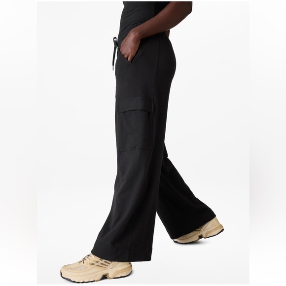 Retroterry Black High Rise Wide Leg Cargo Pant. Petite Medium - Picture 5 of 11